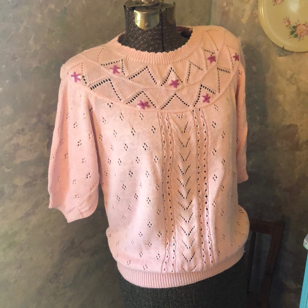 Western Connection pink pointelle sweater embroidered flowers mid sleeve ❤️